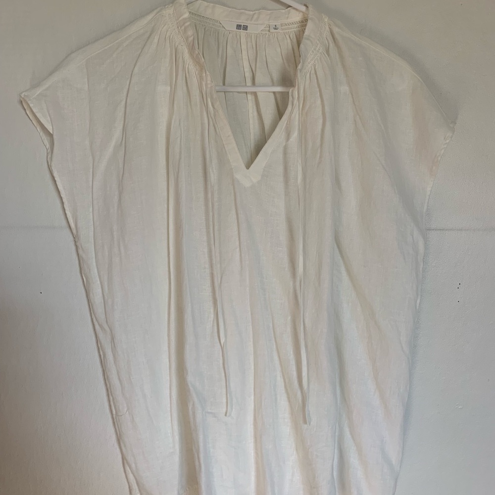 Uniqlo white boxy peasant top